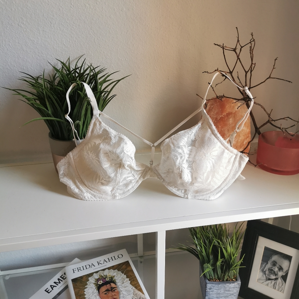 Victoria's Secret Ivory Shimmer Bra